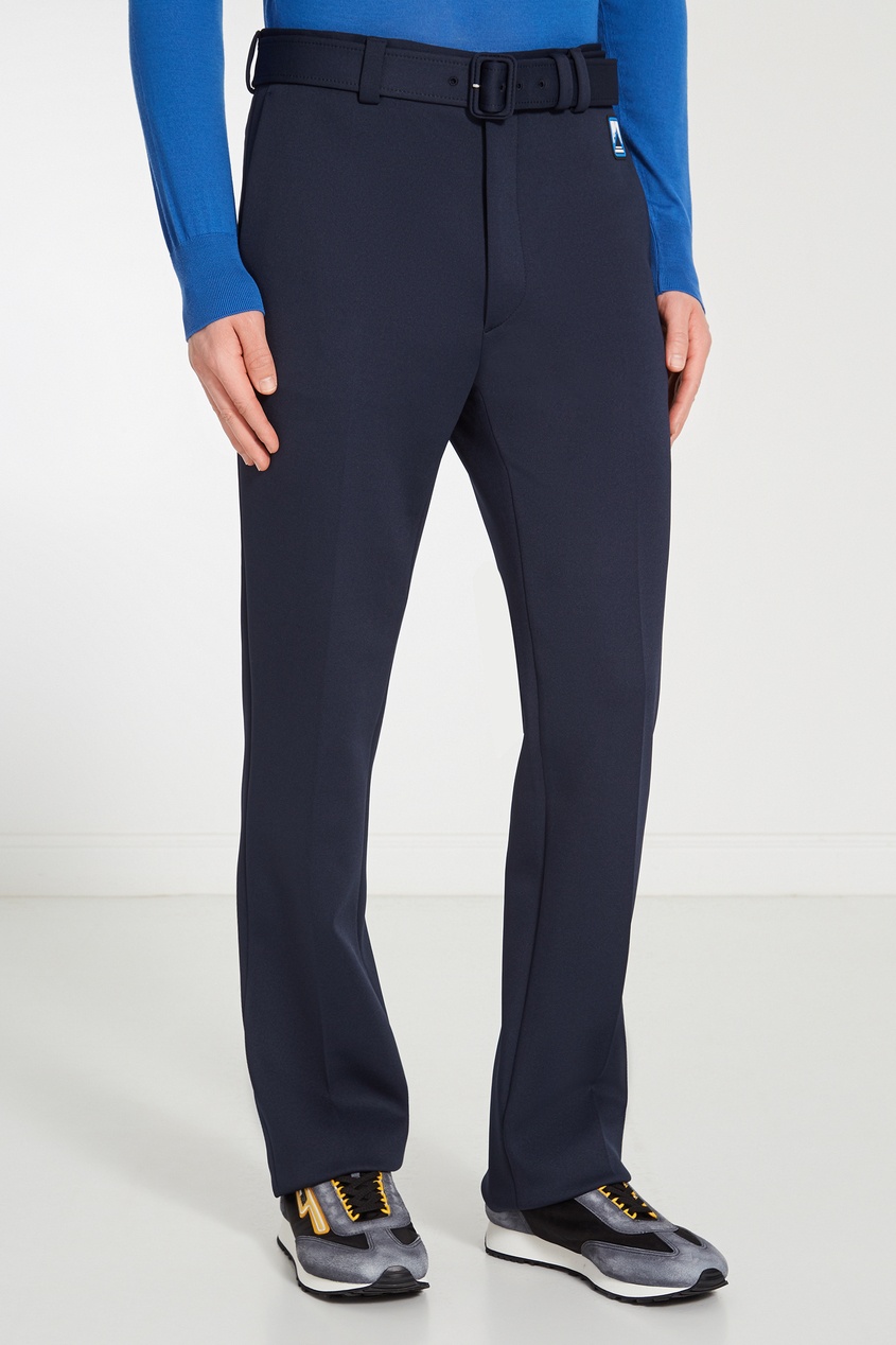фото Темно-синие брюки с поясом и логотипом prada
