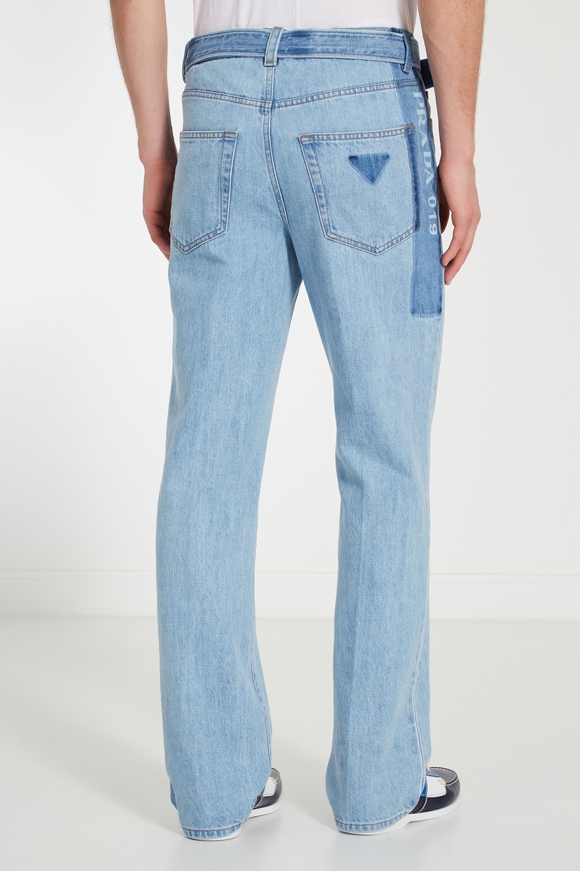 фото Голубые джинсы с поясом Prada