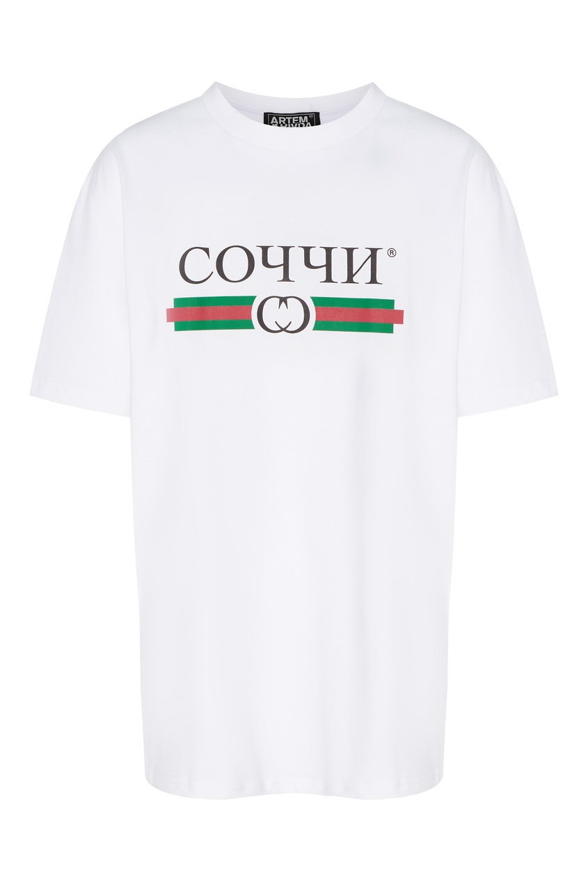 фото Белая футболка с контрастной надписью artem krivda