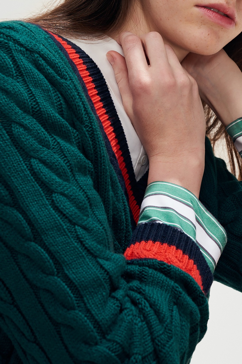 фото Зеленый пуловер с отделкой claudie pierlot