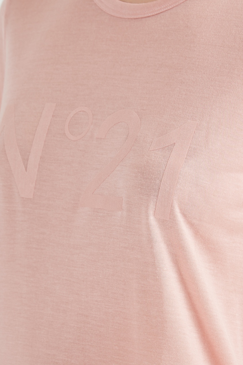 фото Розовая футболка с логотипом в тон no.21