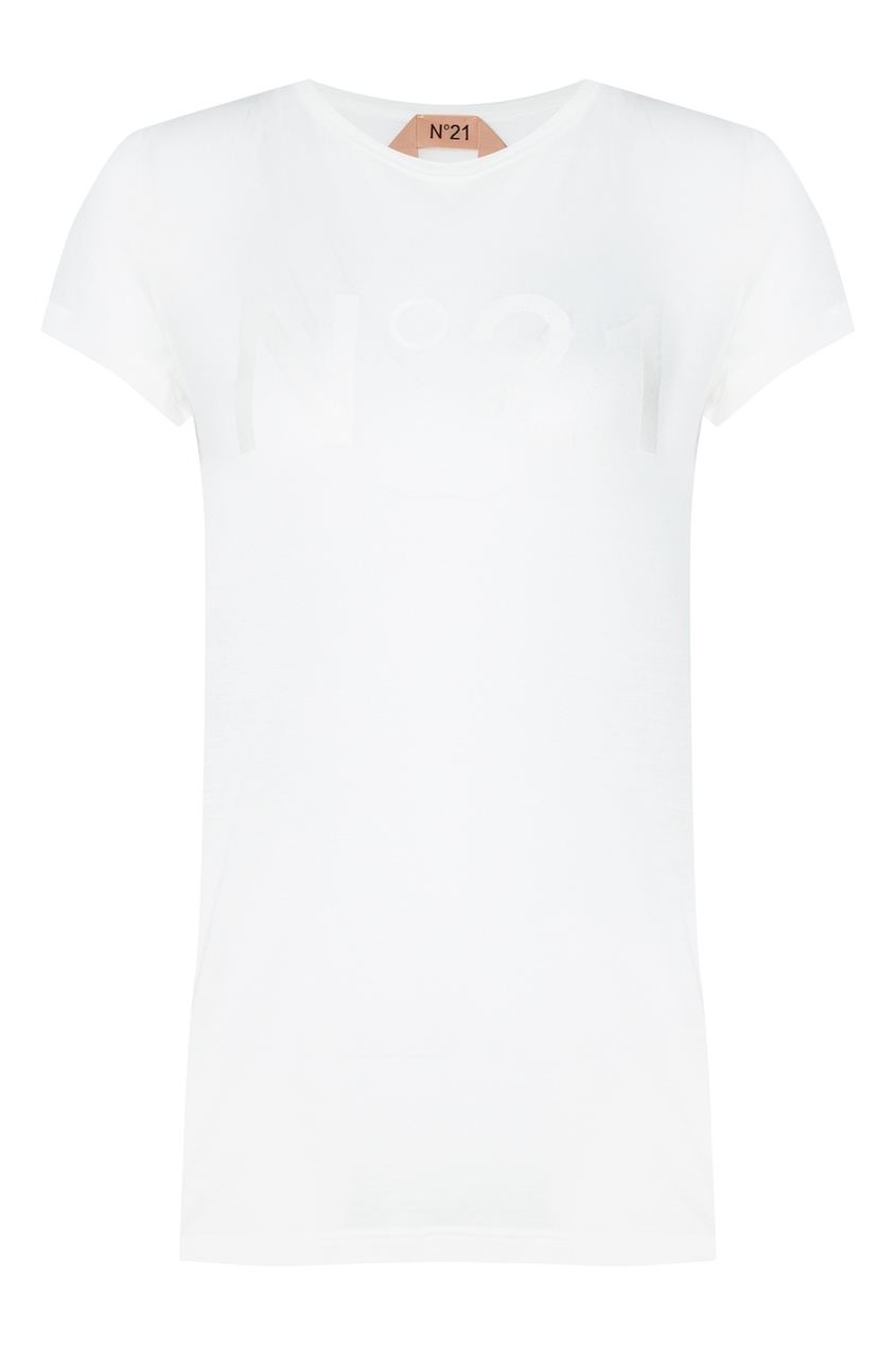 фото Белая футболка с логотипом в тон no.21