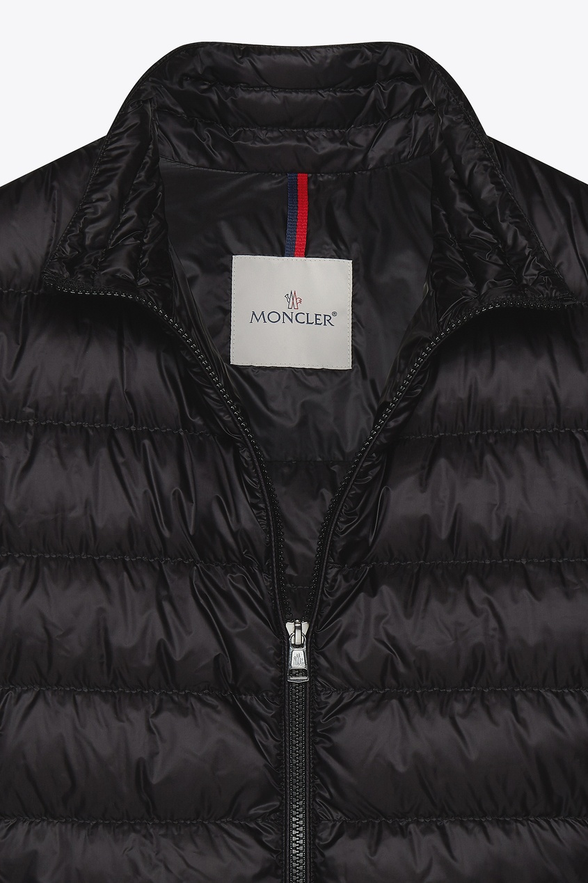 фото Черная стеганая куртка Moncler