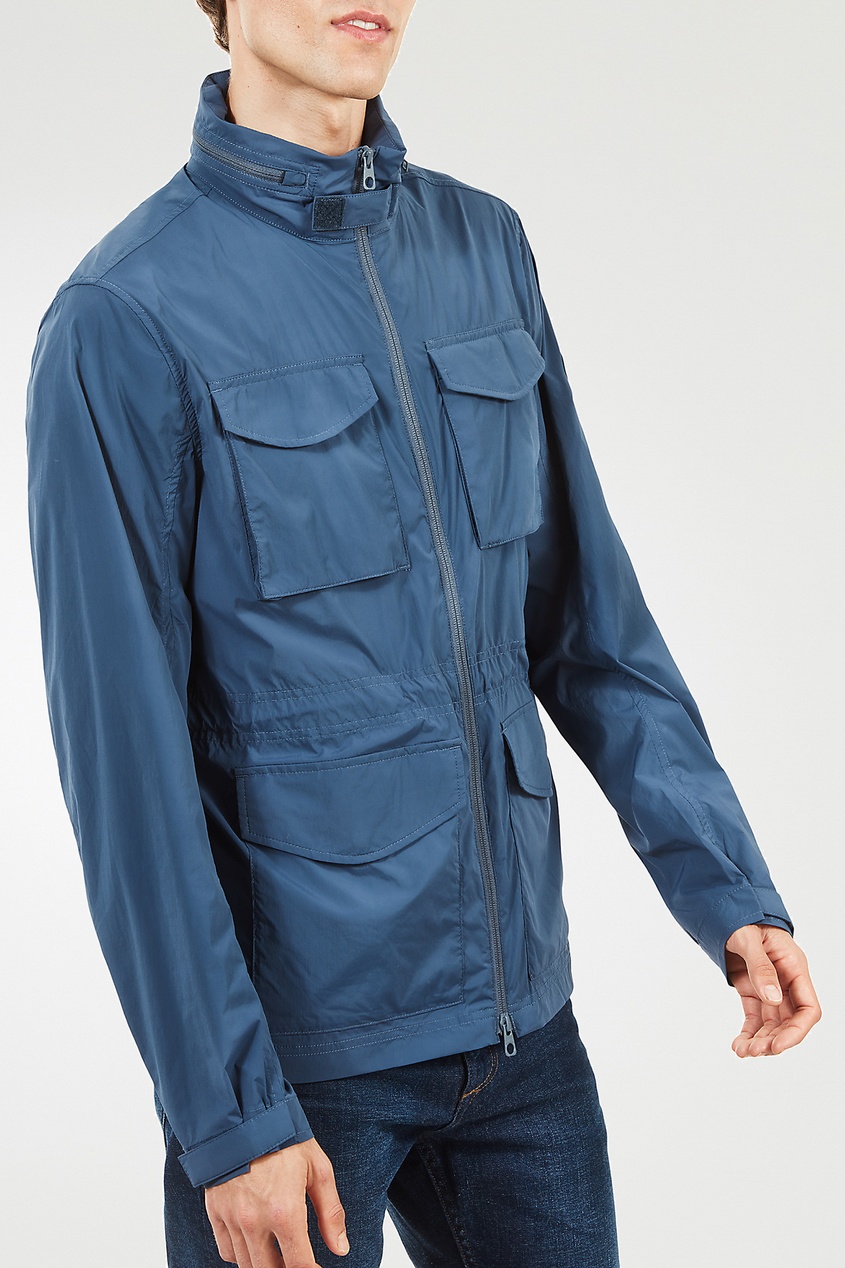 фото Голубая куртка с карманами timberland