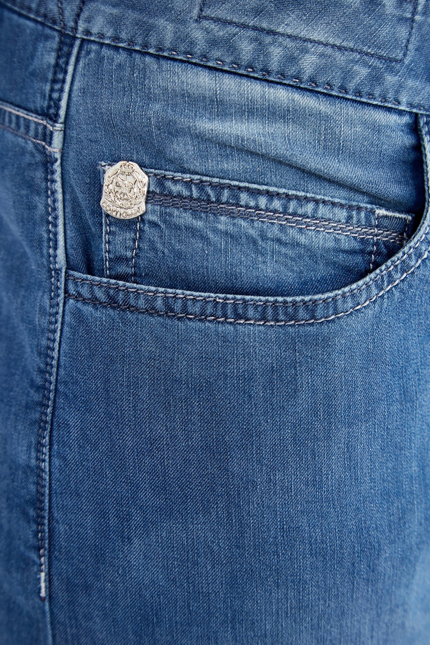 фото Голубые джинсы с потертостями cortigiani