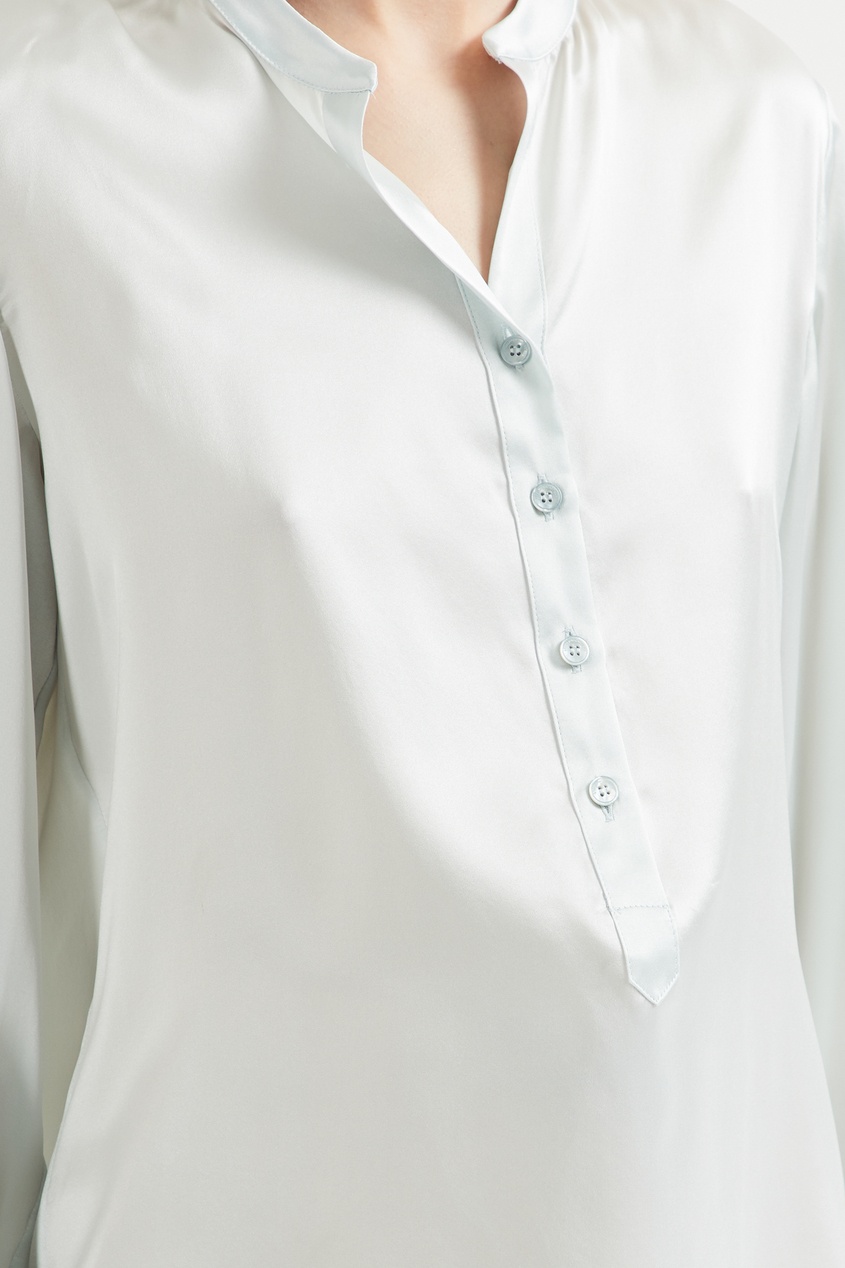 Белая шелковая рубашка