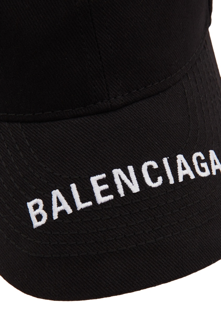 фото Черная бейсболка с белым логотипом balenciaga