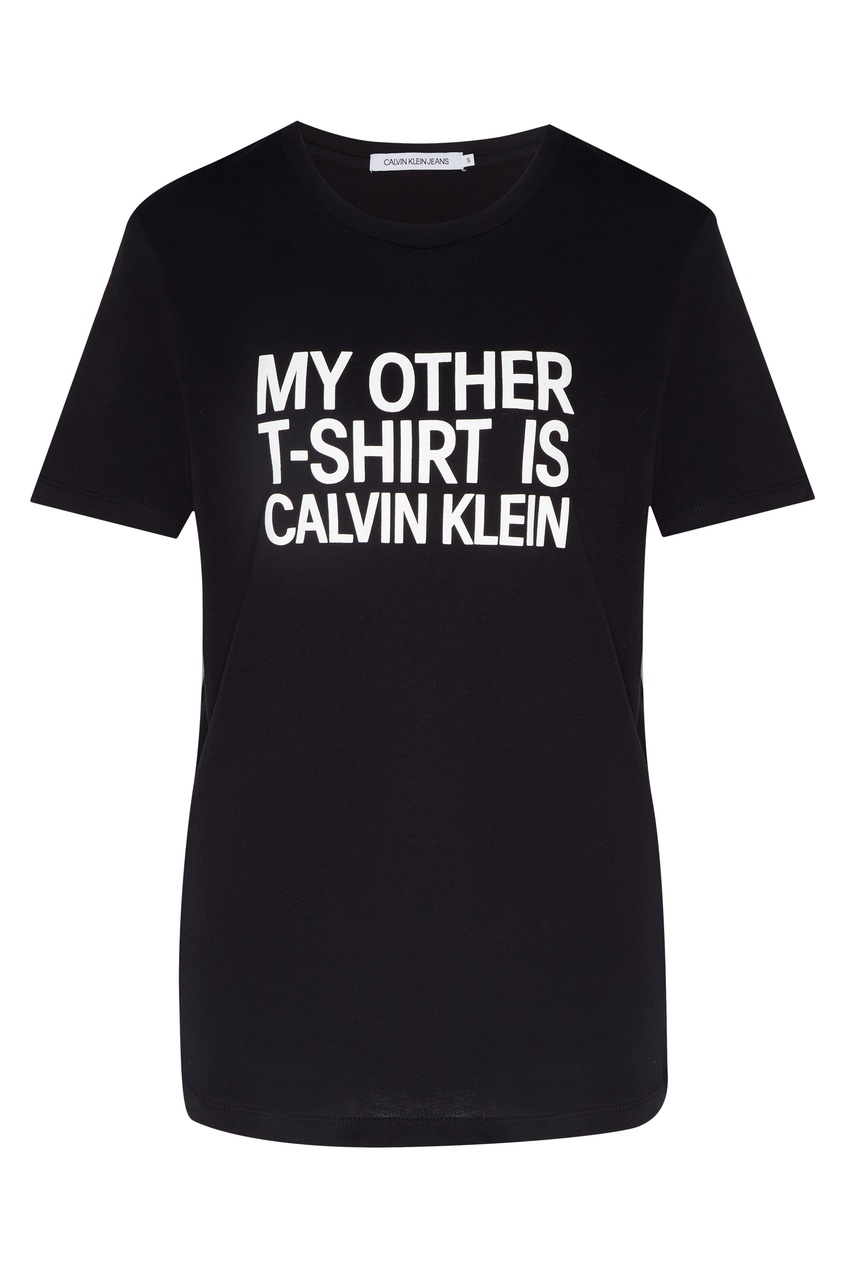 фото Черная футболка с надписью calvin klein