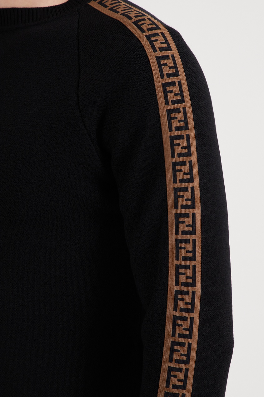 фото Черный шерстяной свитер с рисунком на рукавах. Fendi