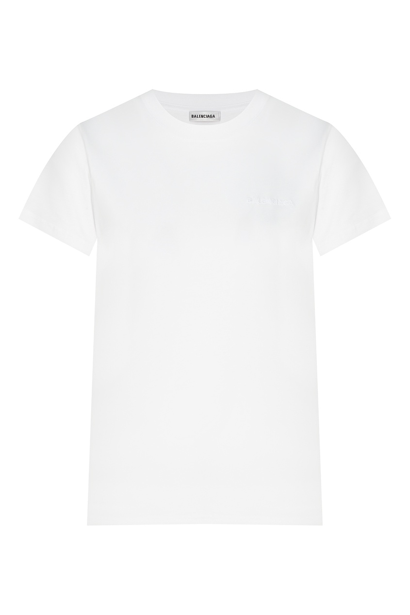 Белая футболка с вышитыми логотипами