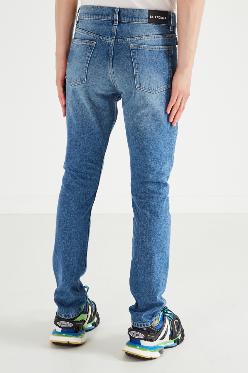 фото Голубые джинсы с потертостями Balenciaga man