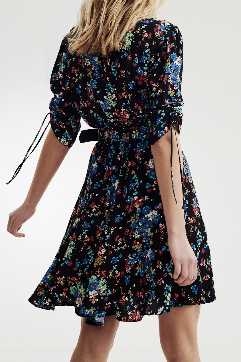 Черное шифоновое платье в мелкий цветочек