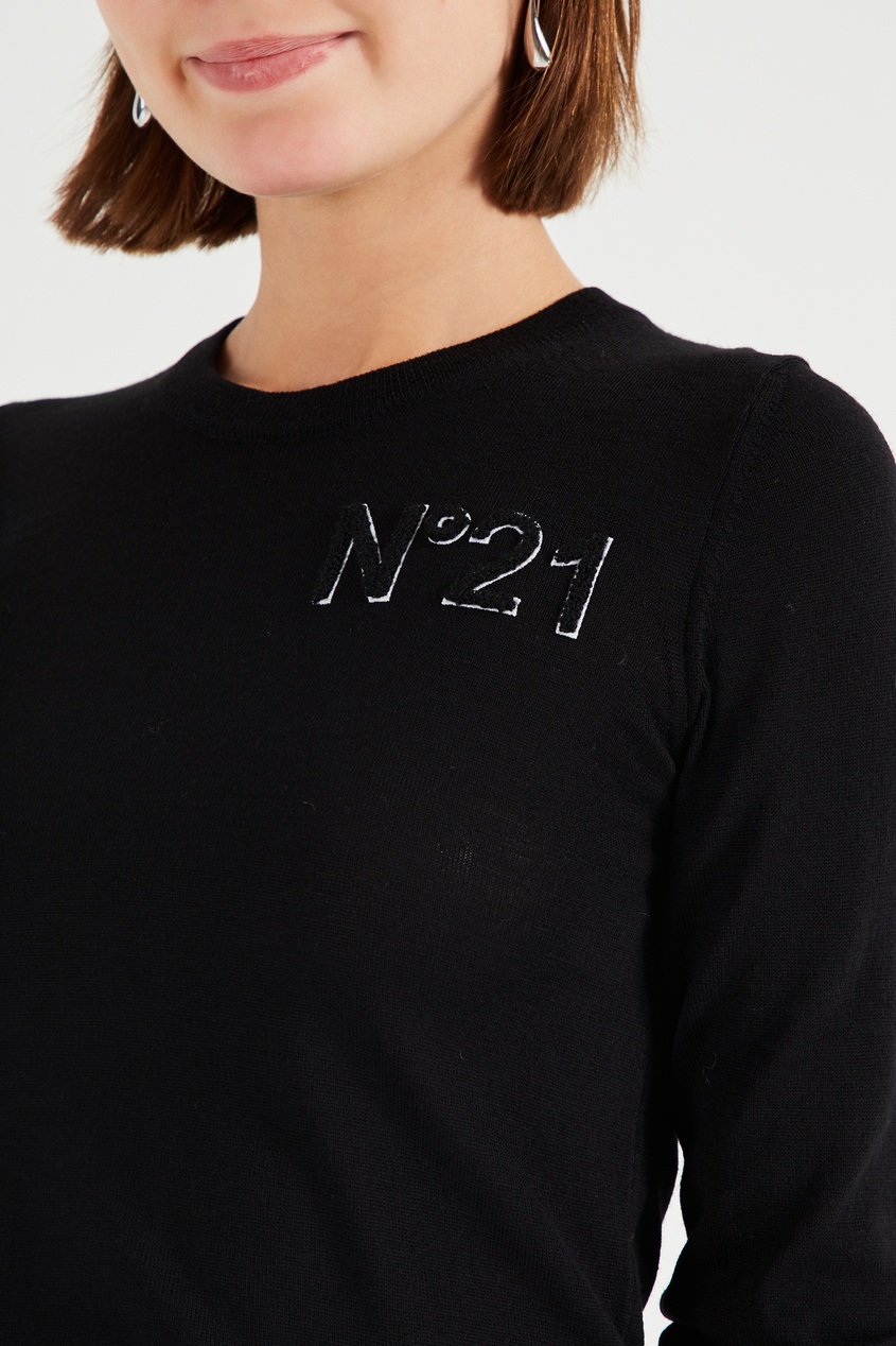 фото Черный джемпер с фактурным логотипом No.21