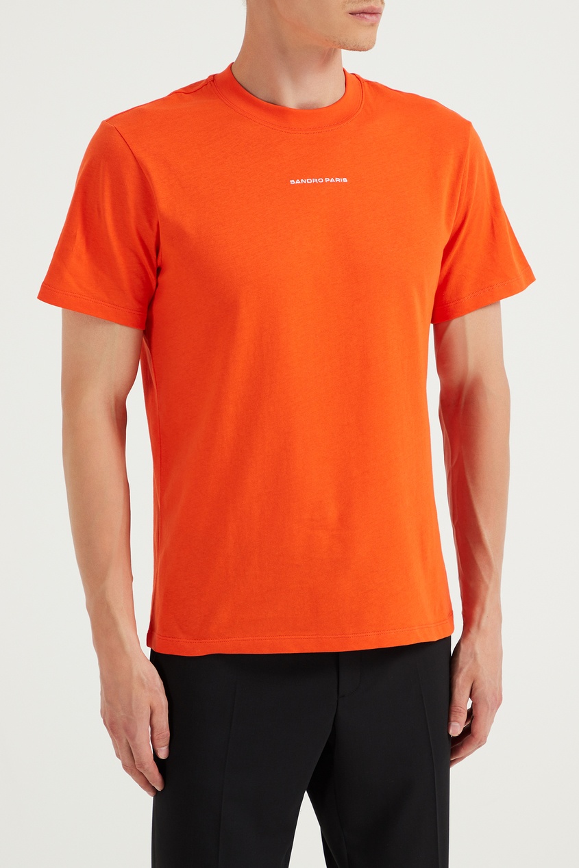 фото Ярко-оранжевая футболка с надписью Sandro