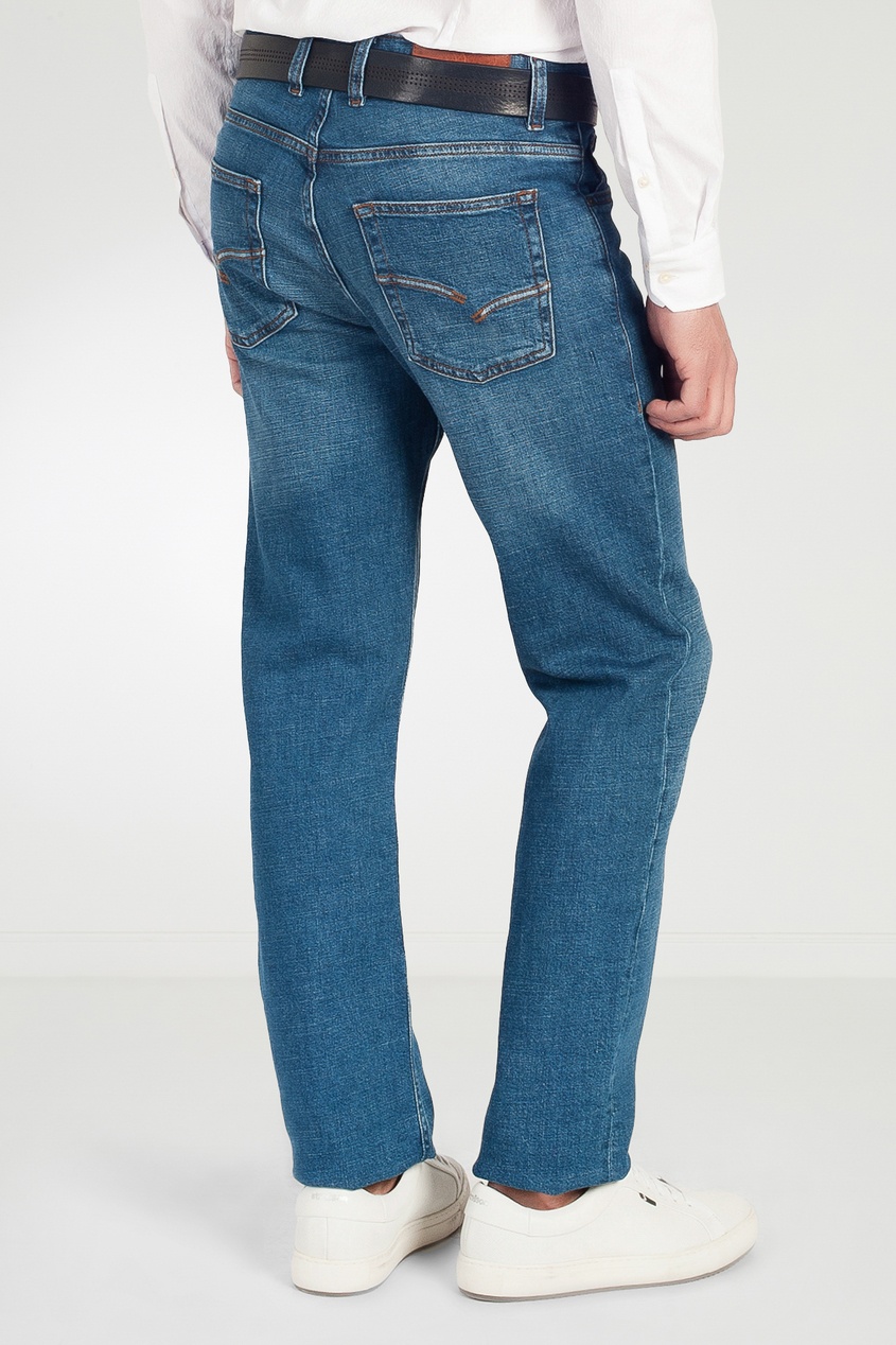 фото Синие джинсы с отстрочкой strellson