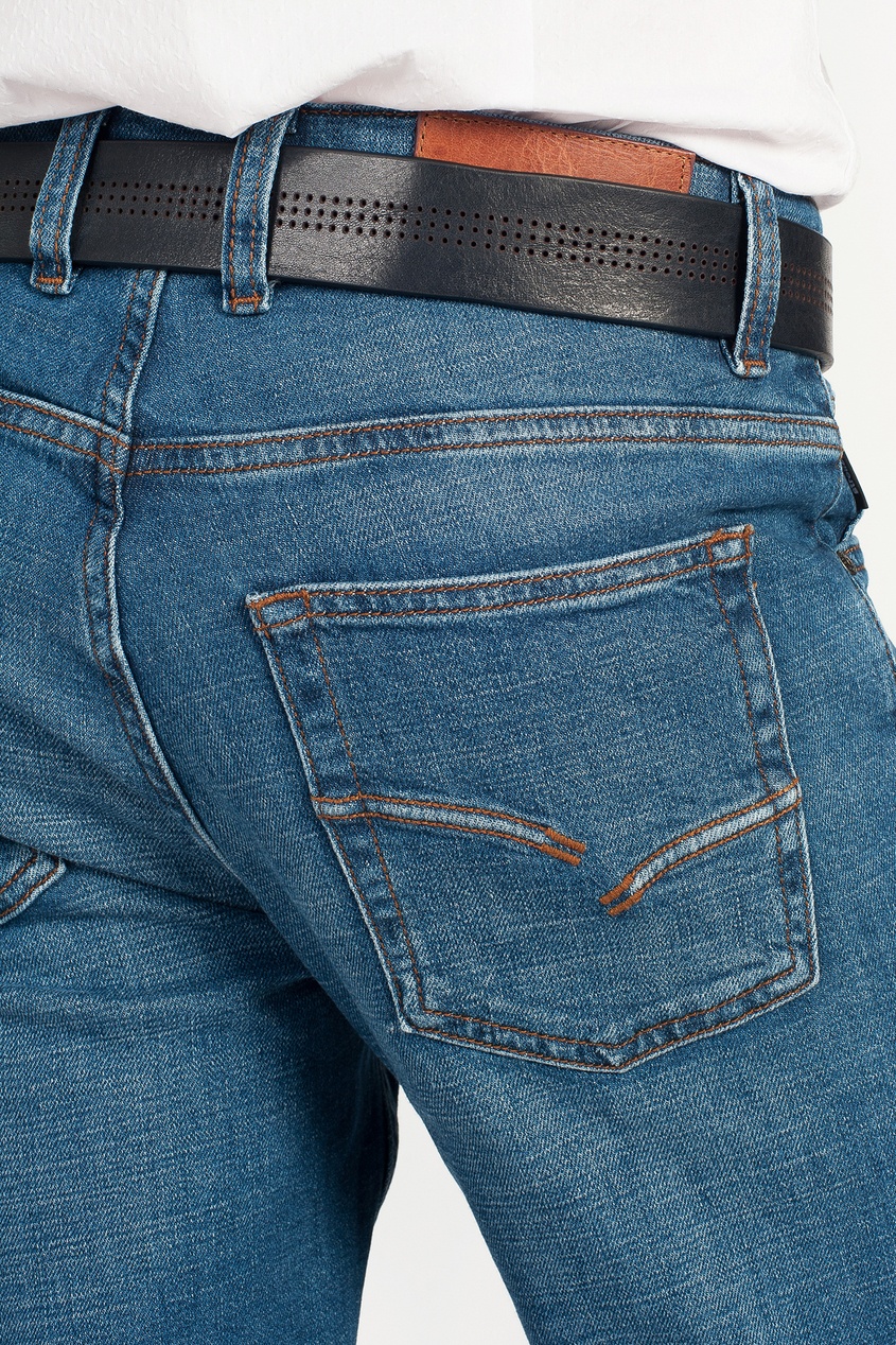 фото Синие джинсы с отстрочкой strellson