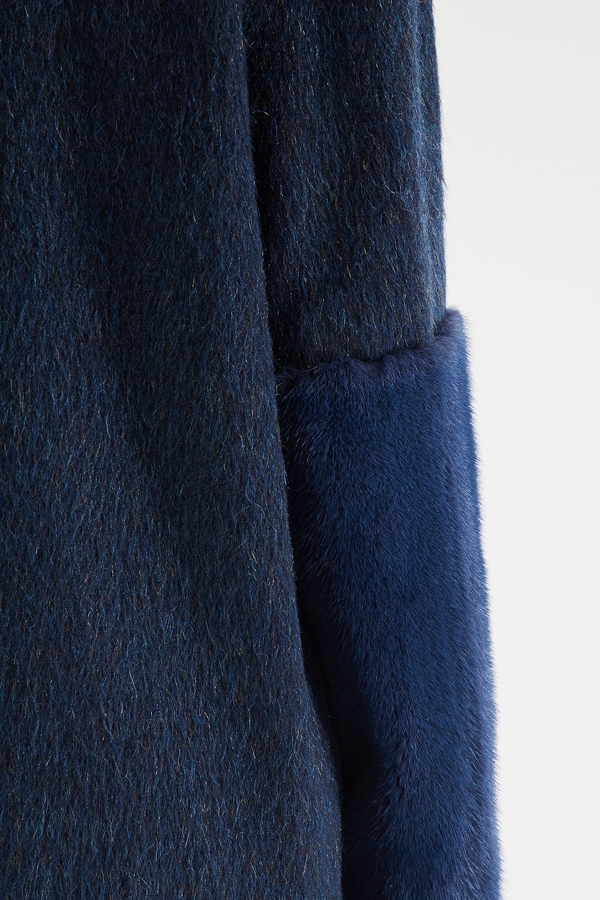 фото Синее комбинированное пальто с меховыми вставками Color°temperature