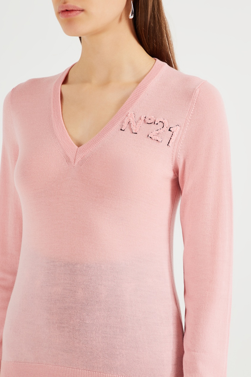 фото Розовый пуловер с логотипом No.21