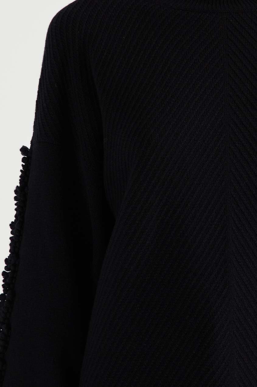 фото Черный свитер с декором на рукавах niveous barrie