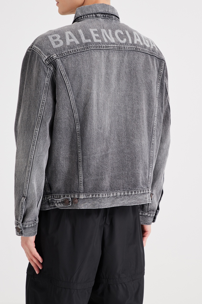фото Серая джинсовая куртка с логотипом Balenciaga man