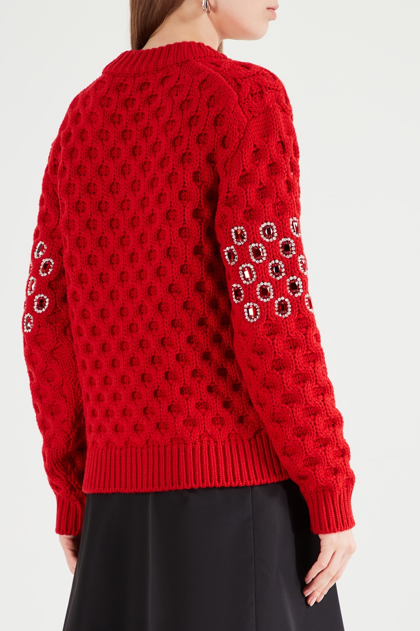 фото Красный пуловер с кристаллами prada