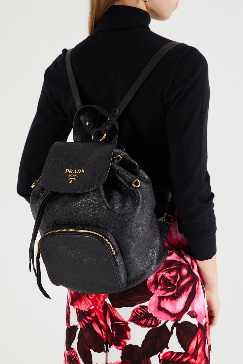 фото Черный кожаный рюкзак Prada