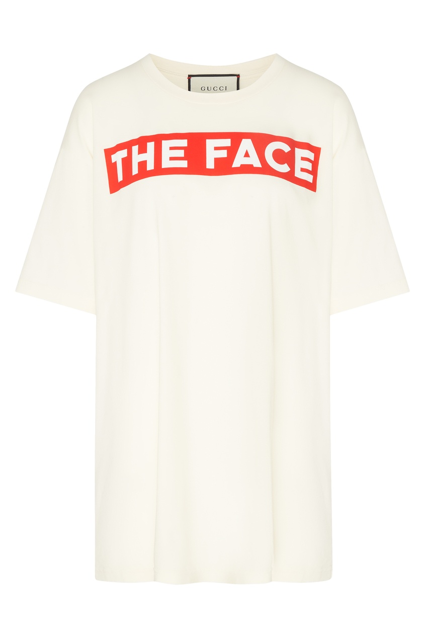 фото Молочная футболка с контрастной надписью Gucci