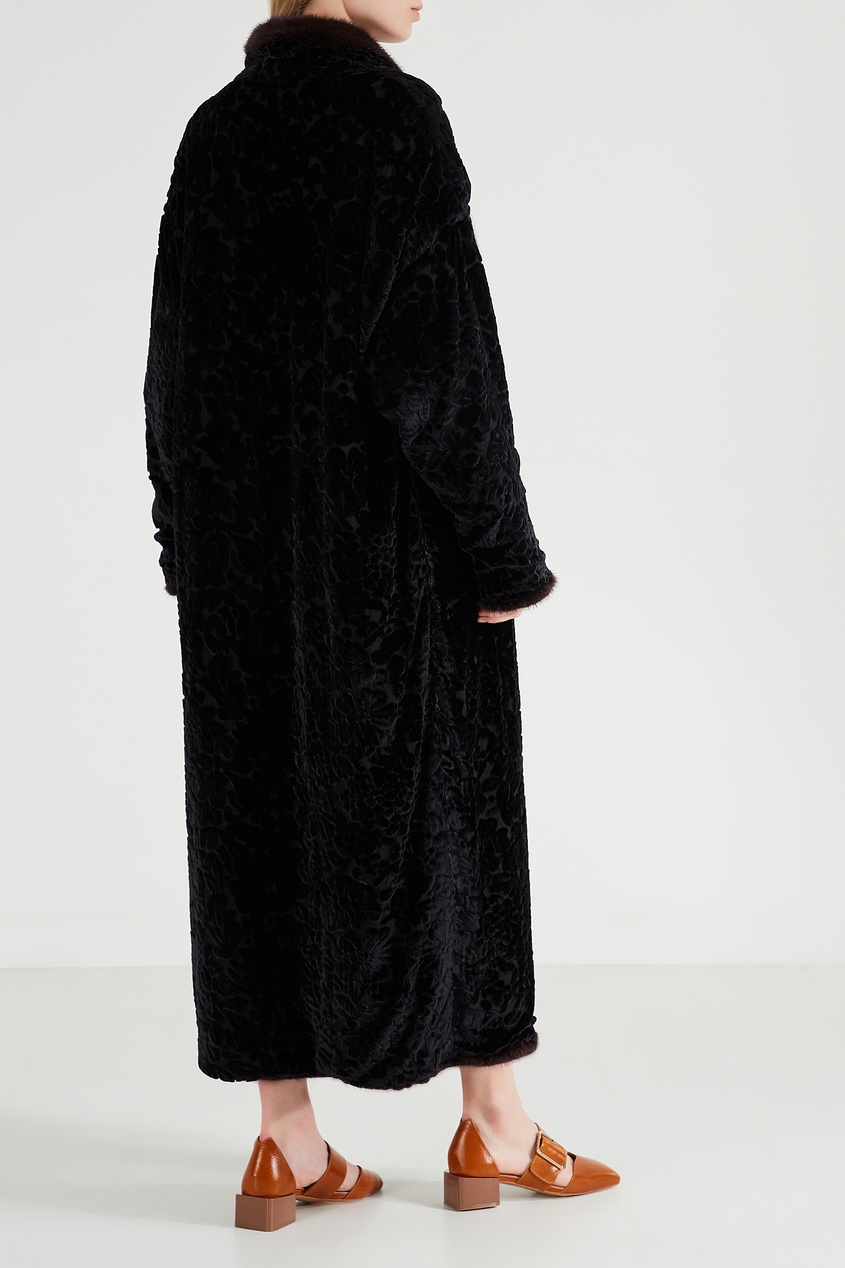 фото Черное пальто из меха норки alena akhmadullina