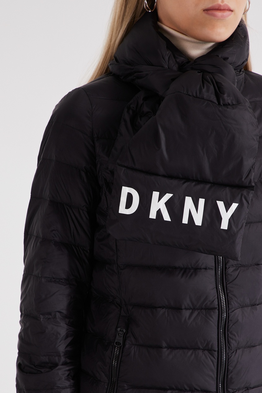 фото Стеганая куртка черного цвета dkny