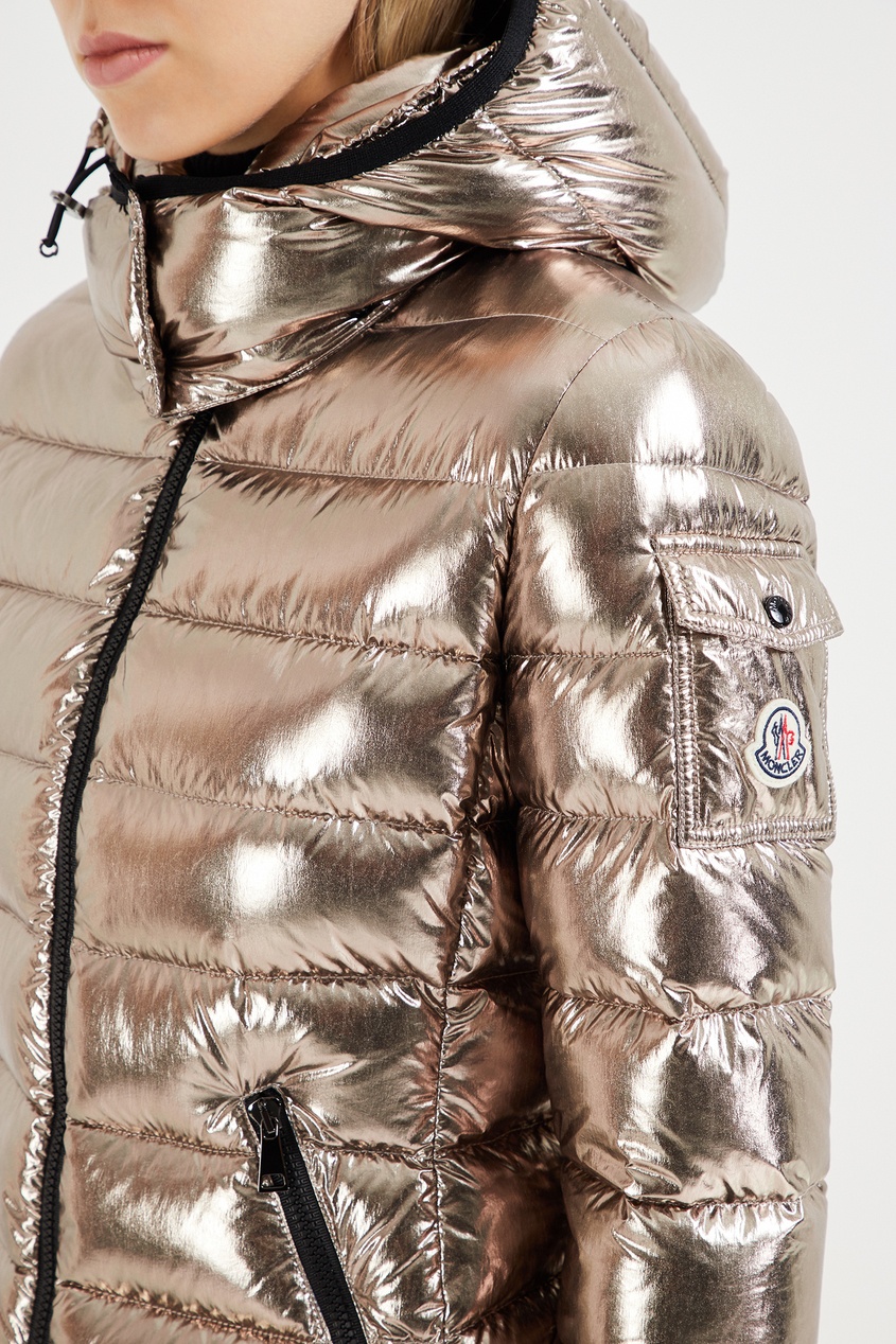 фото Золотистая куртка на молнии moncler