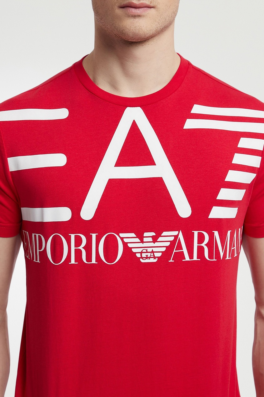 фото Красная футболка с белым логотипом “armani” ea7