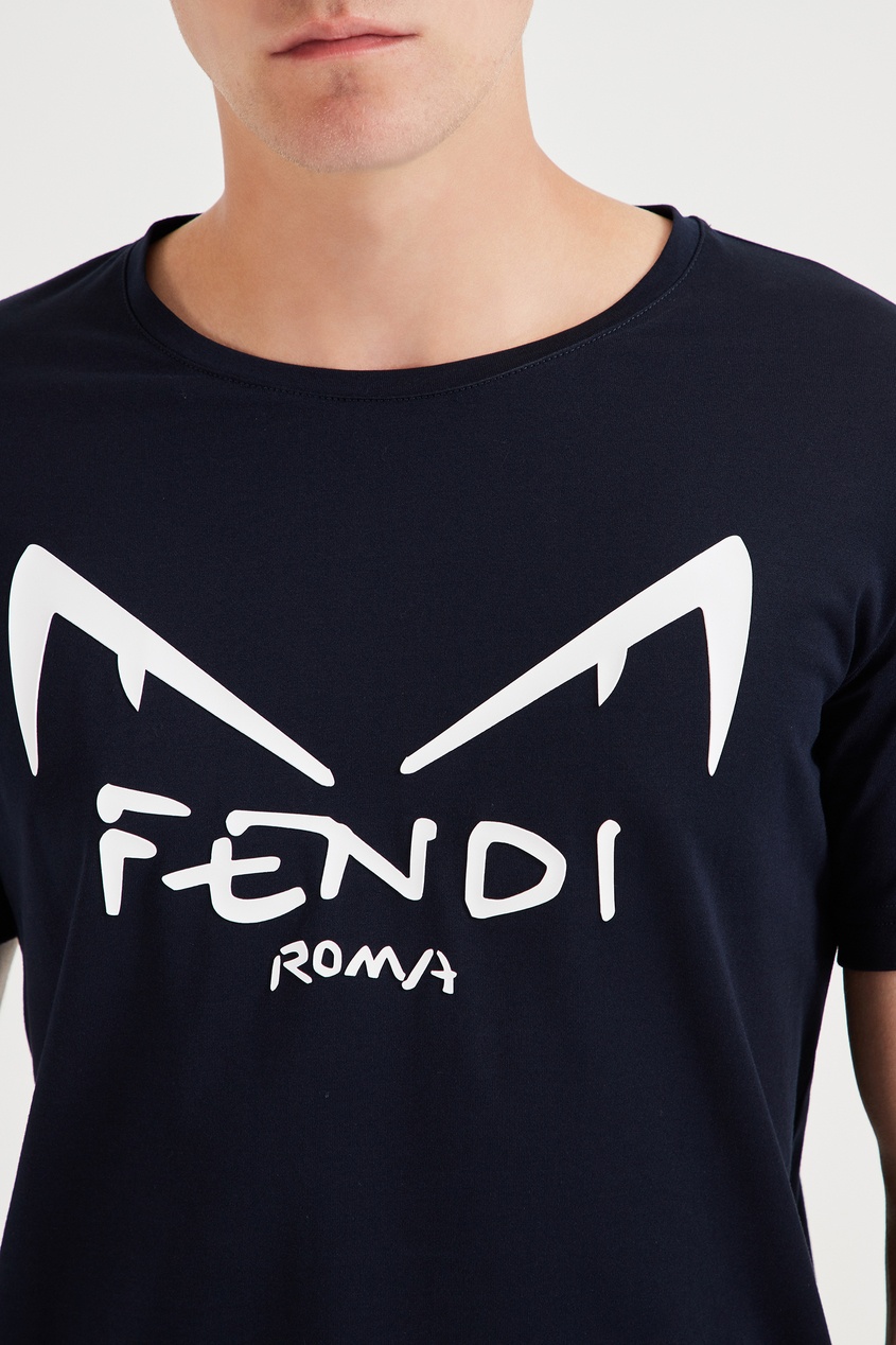 фото Темно-синяя футболка с белым принтом Fendi