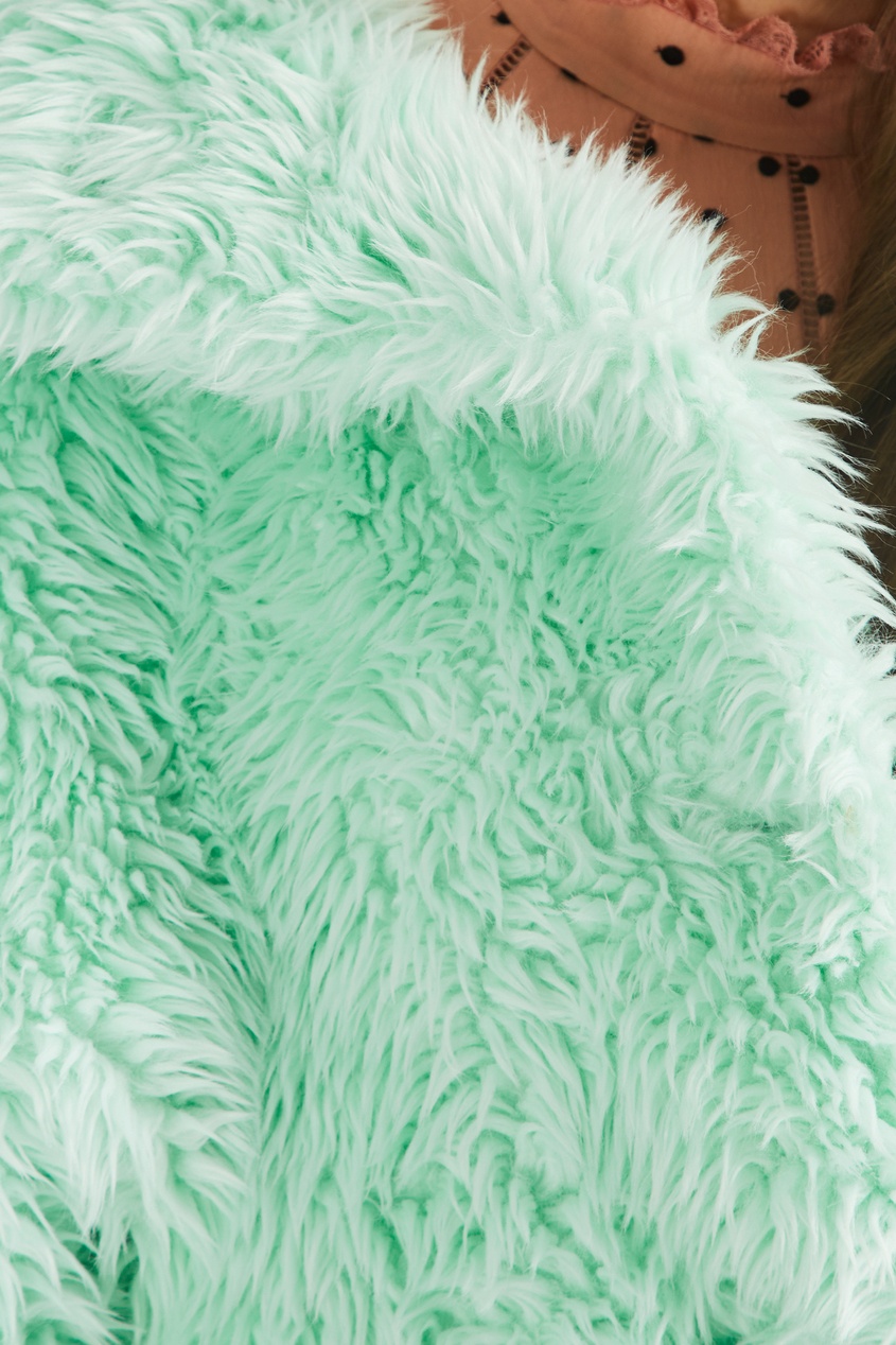 фото Меховое пальто мятного цвета Swing Balenciaga
