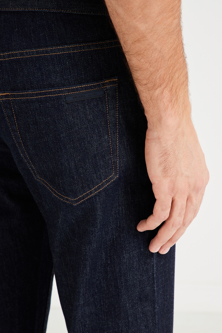 фото Синие джинсы с пятью карманами prada
