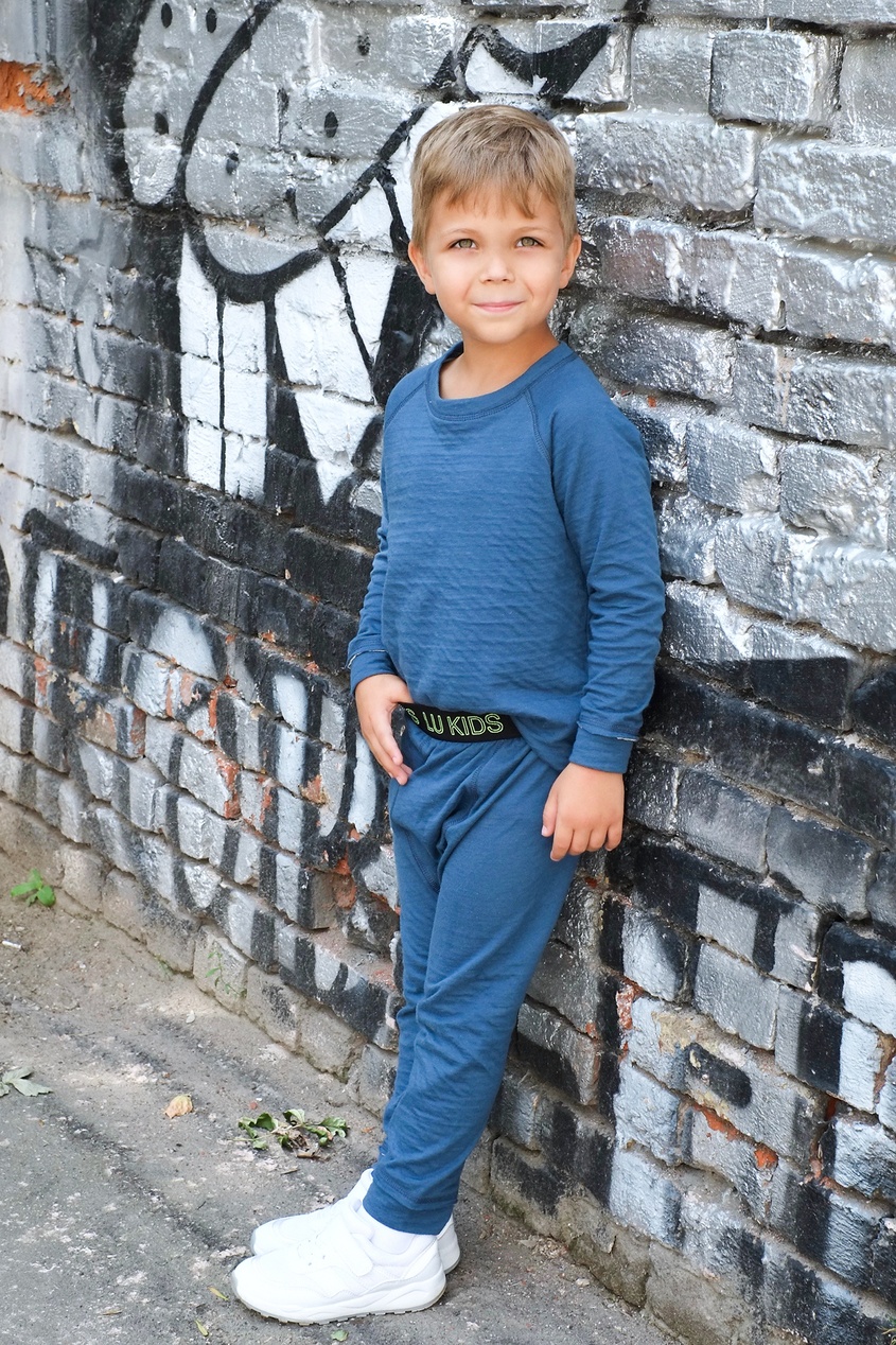 фото Синие спортивные брюки на мальчика Lu kids