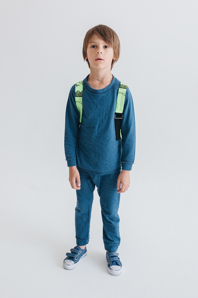 фото Синие спортивные брюки на мальчика Lu kids