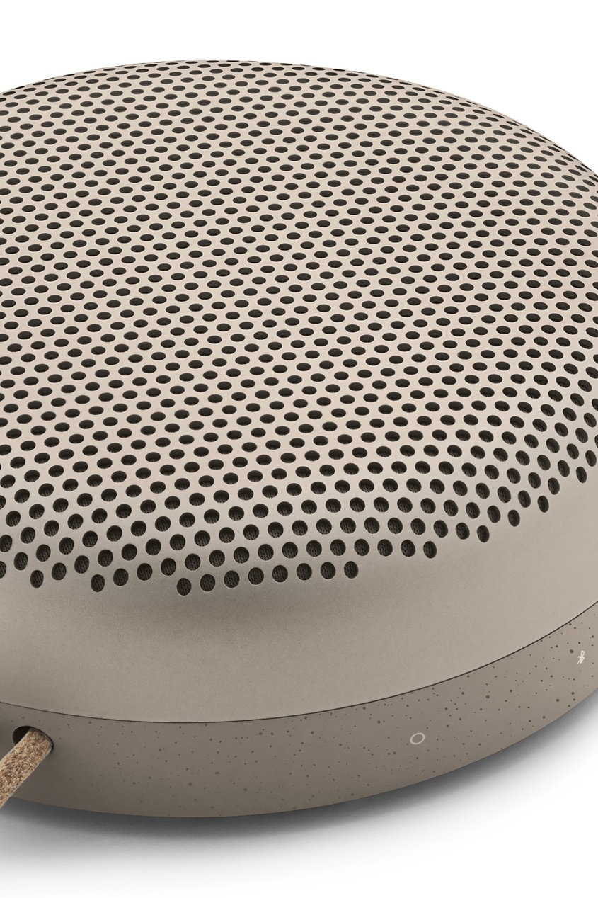 фото Портативная bluetooth-колонка beoplay a1 clay bang & olufsen