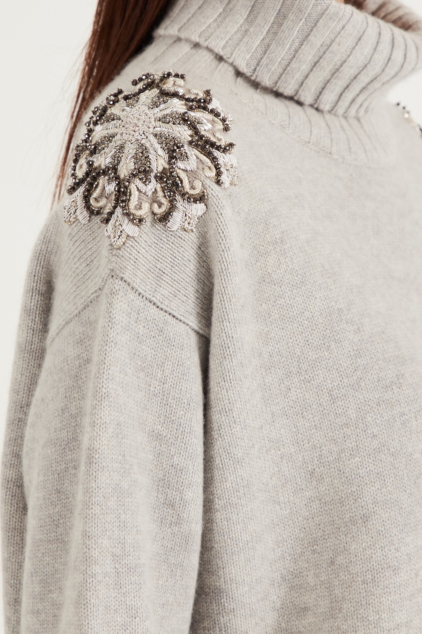 фото Серый свитер с вышитыми цветами Yana dress