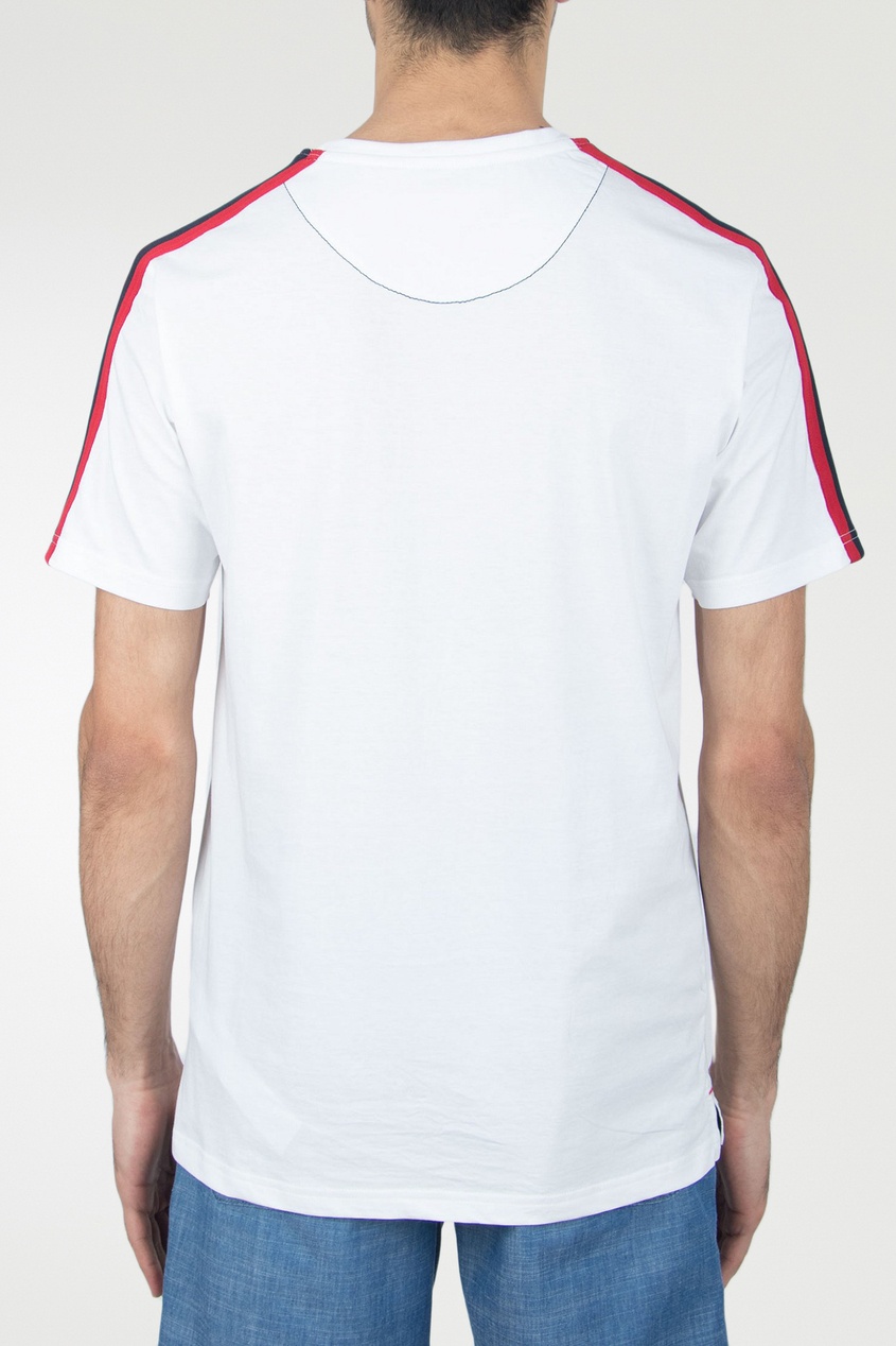 фото Белая футболка с контрастной отстрочкой harmont & blaine