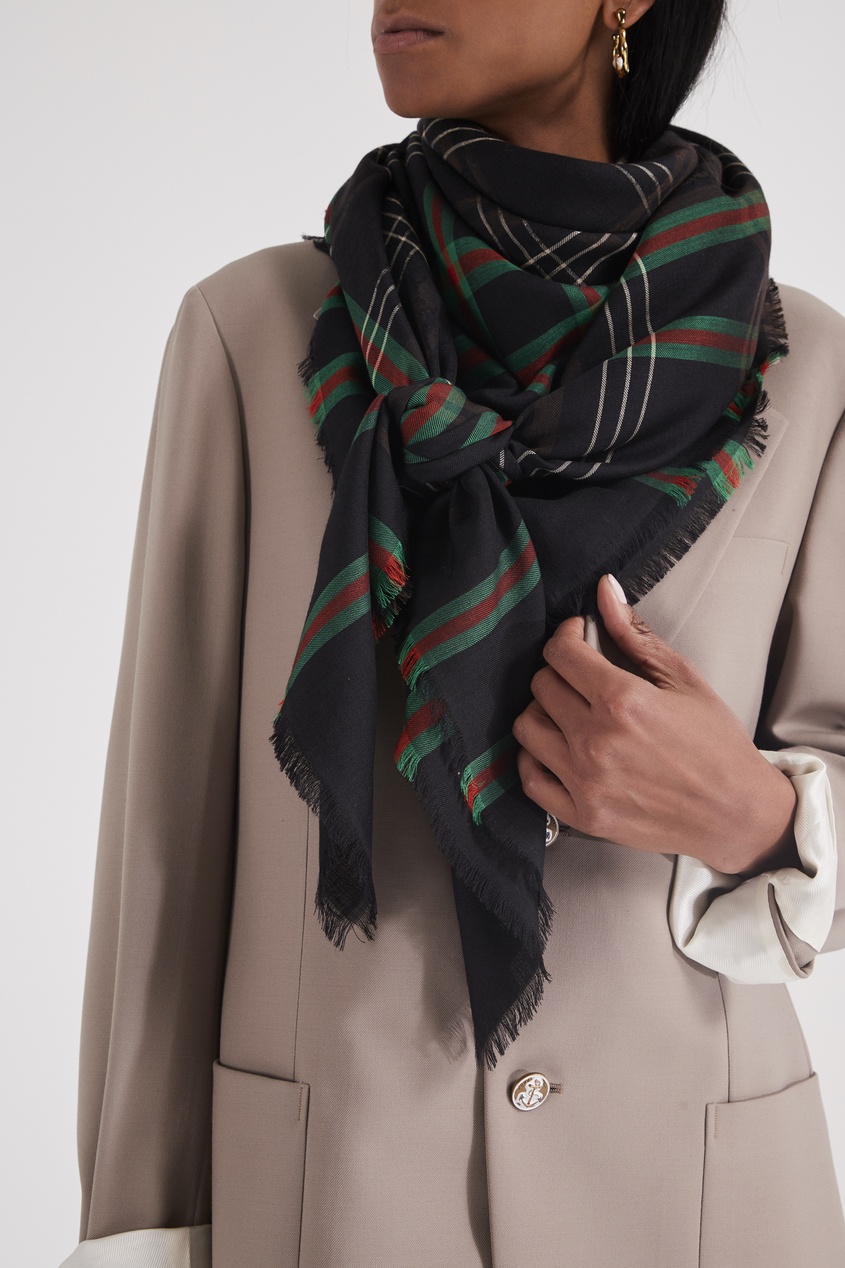 фото Черно-белая шаль из смеси шерсти и шелка Gucci