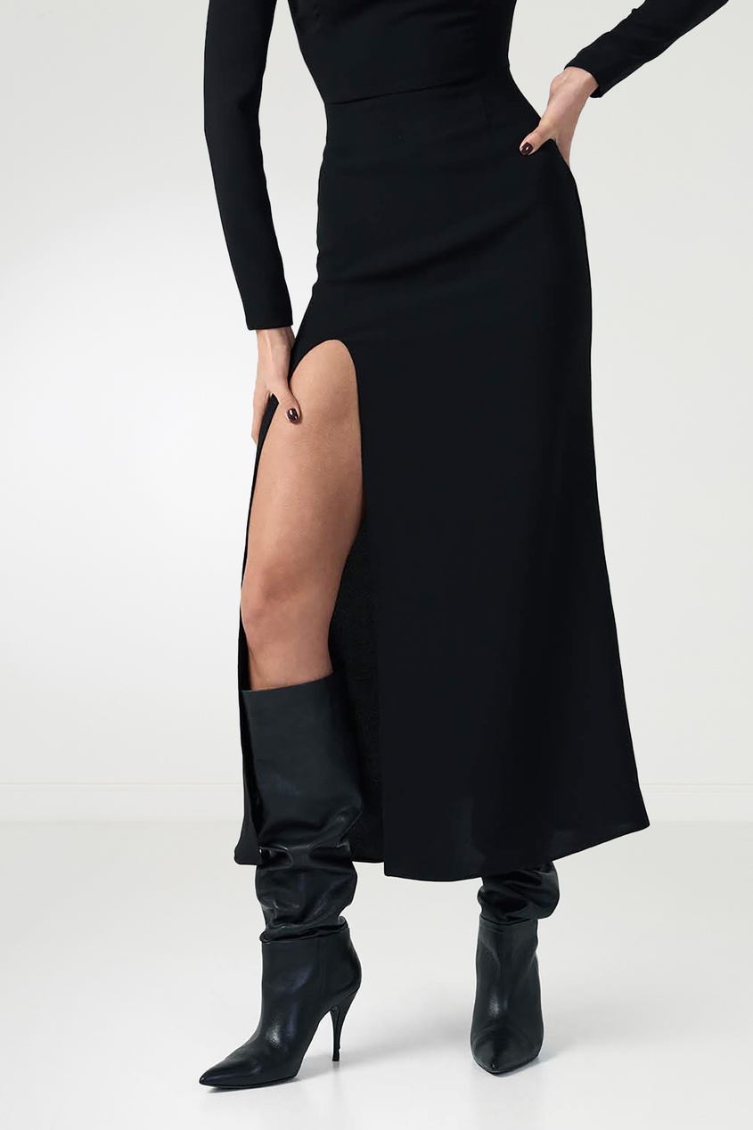 фото Черное трикотажное платье с разрезом arca sorelle