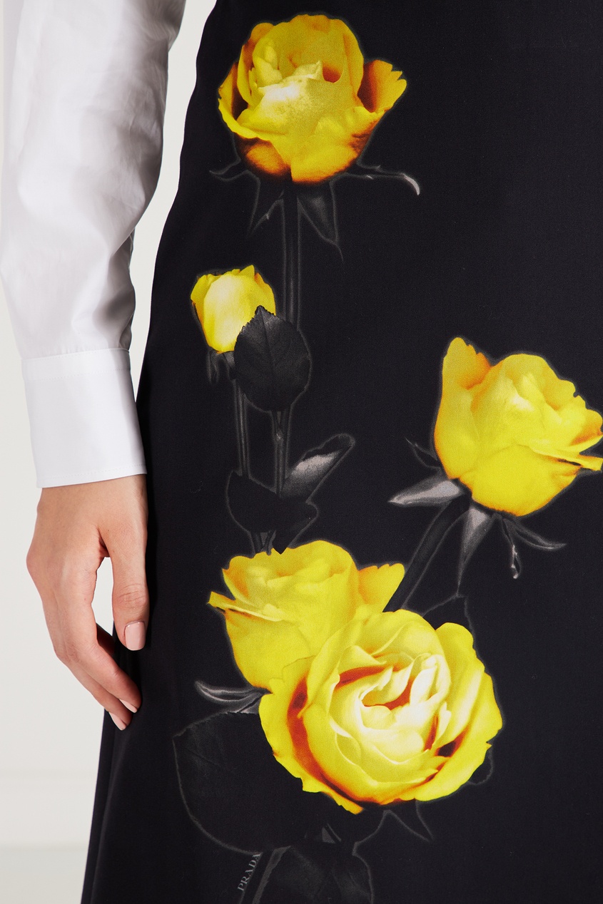 фото Черная юбка-миди с цветочным рисунком Prada