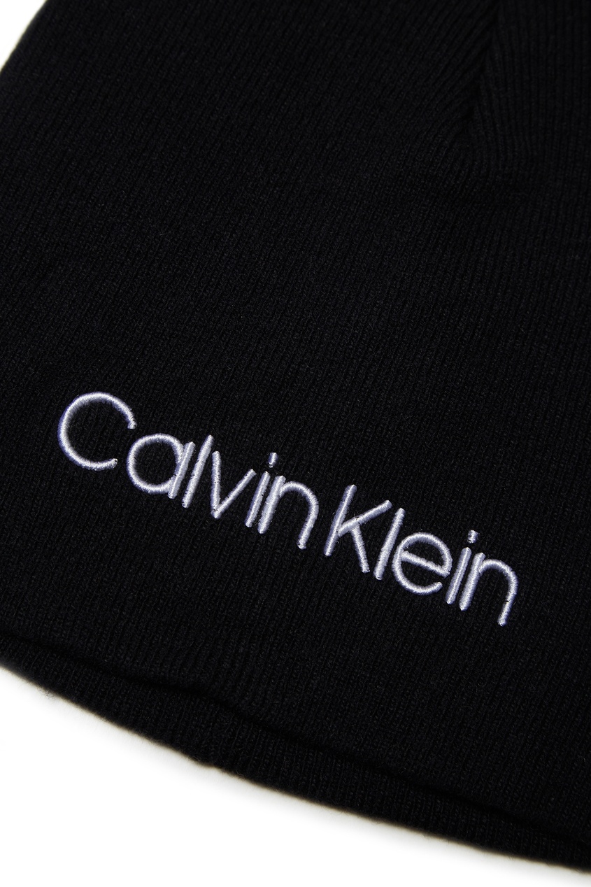 фото Черная шапка бини из трикотажа calvin klein