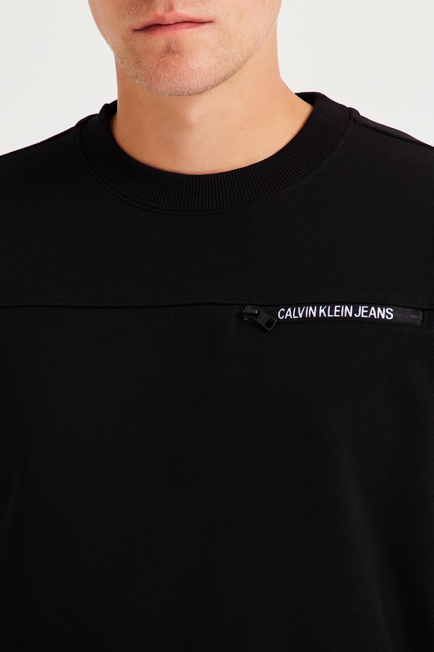 фото Черный свитшот с нагрудным карманом Calvin klein