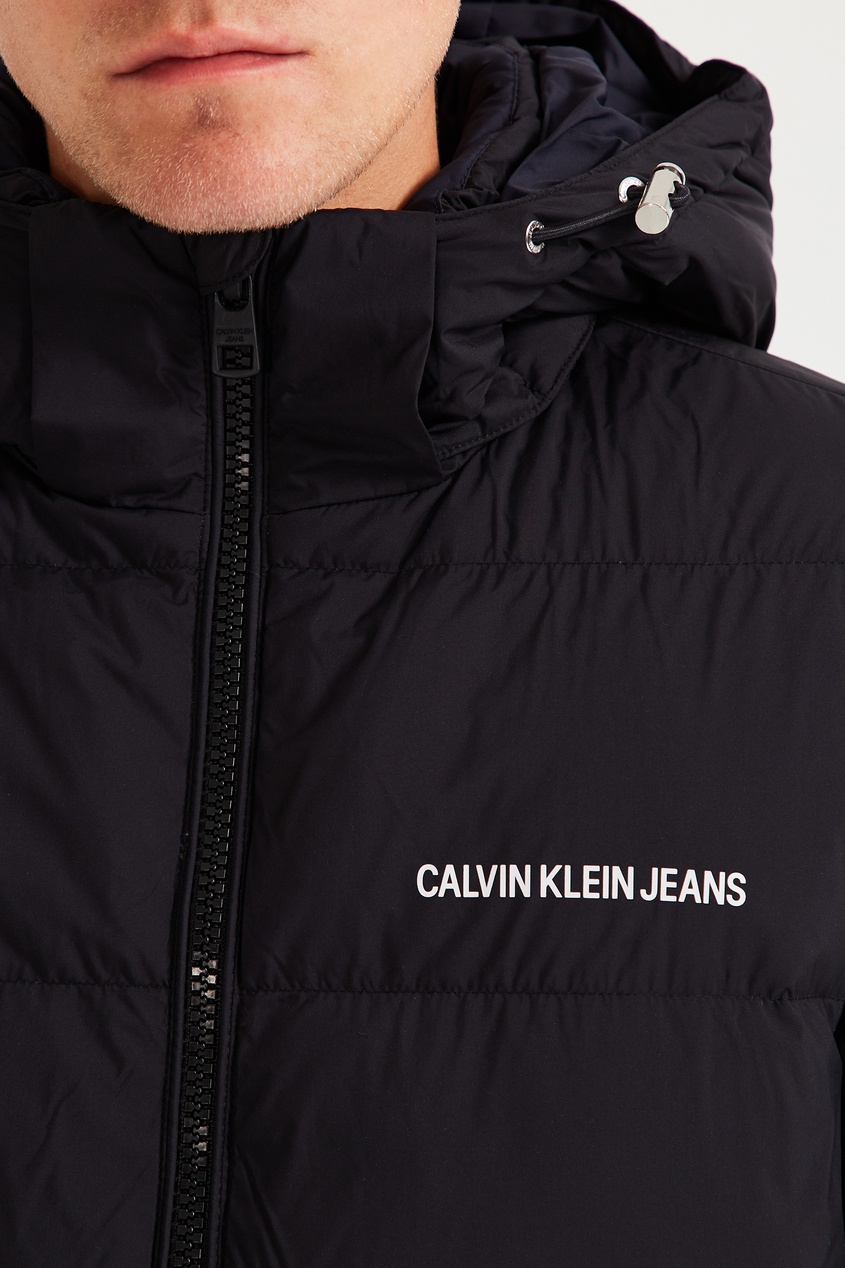 фото Черная куртка на пуху calvin klein